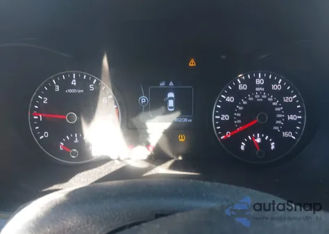 2018 Kia Optima S z USA, uszkodzony, nr VIN 5XXGT4L30JG181541